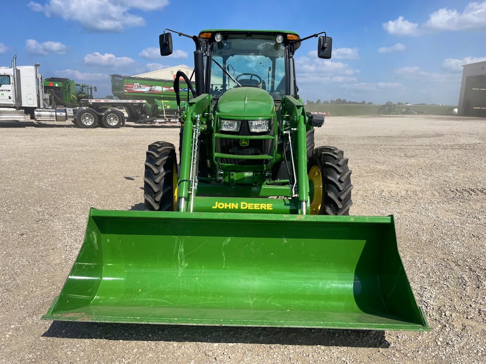 John Deere 5100E