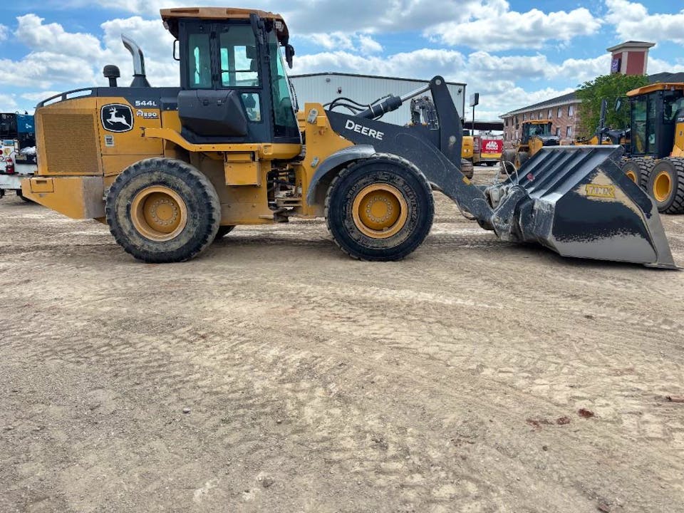 John Deere 544L