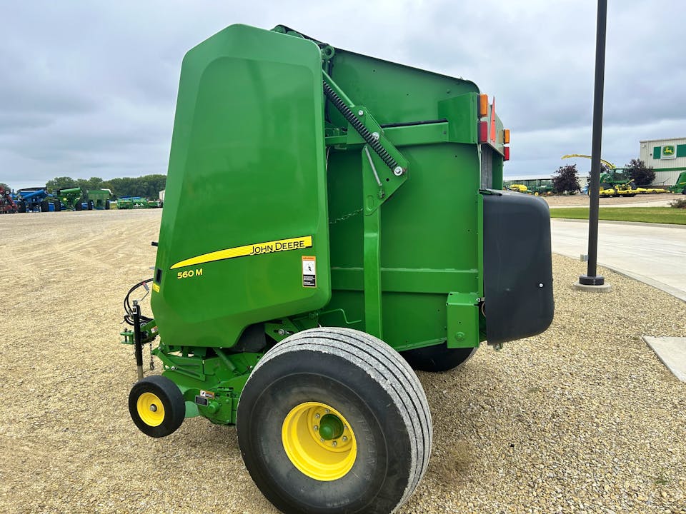 John Deere 560M