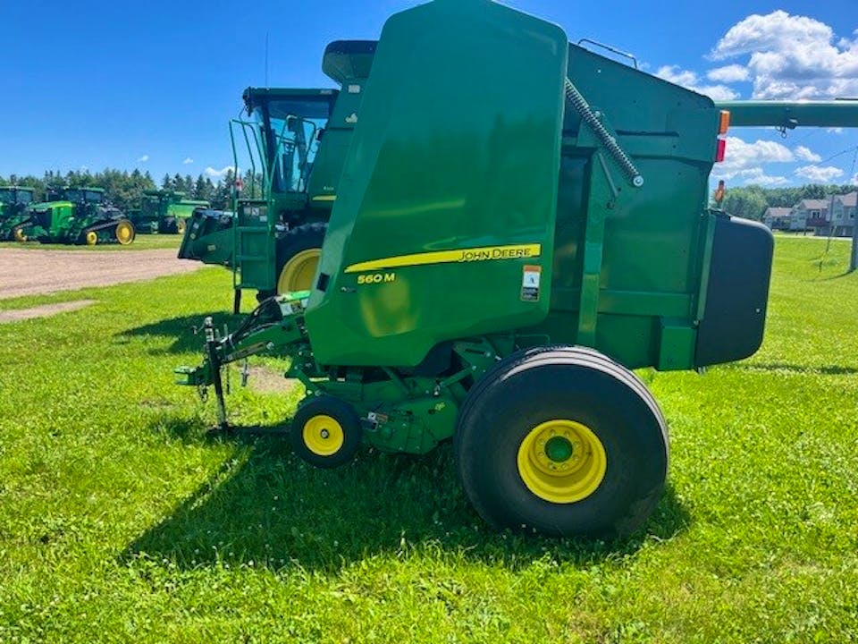 John Deere 560M