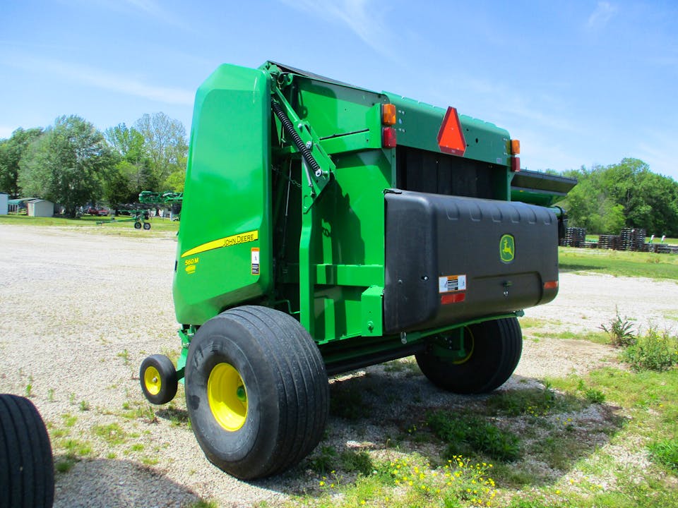 John Deere 560M