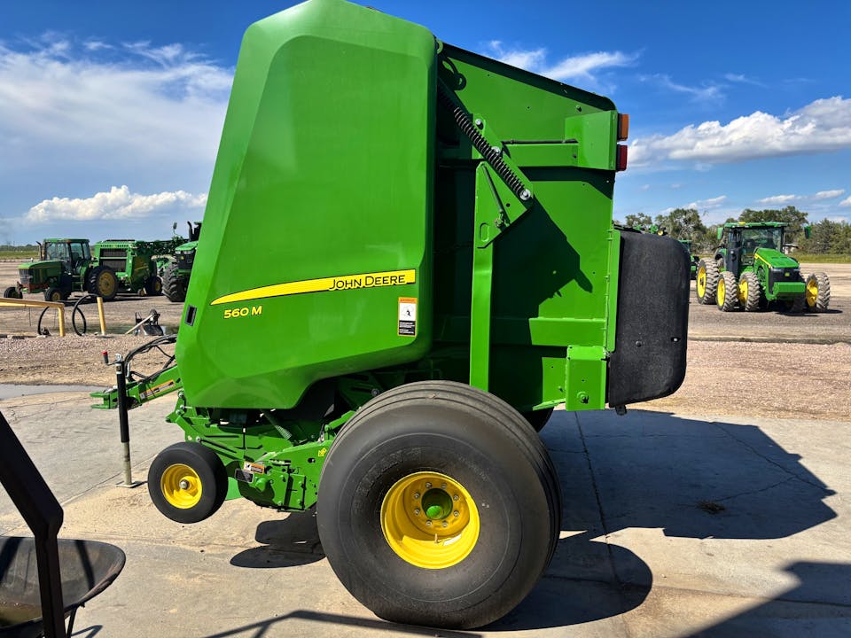 John Deere 560M