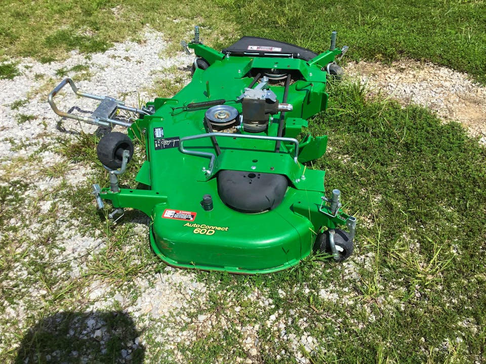 2020-john-deere-60d-744356