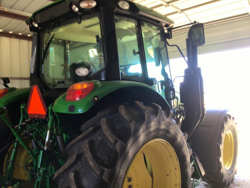 John Deere 6110M