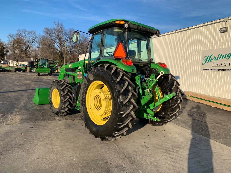 John Deere 6120E