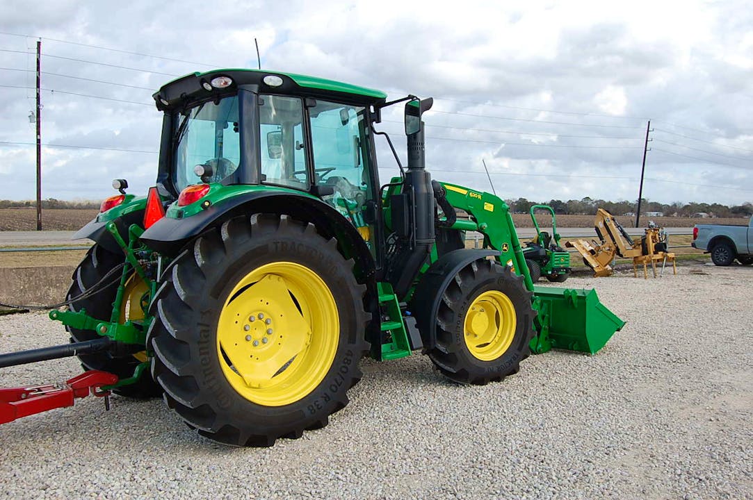 John Deere 6120M