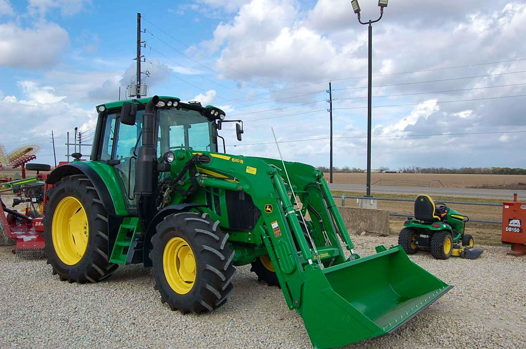 John Deere 6120M