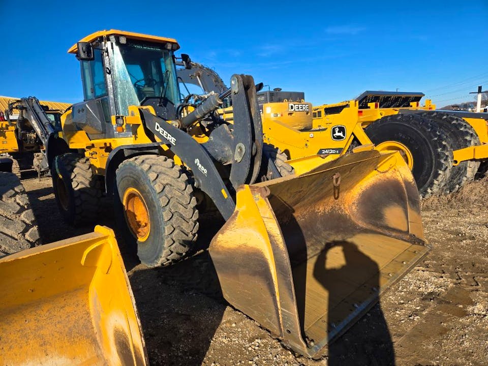 John Deere 624L