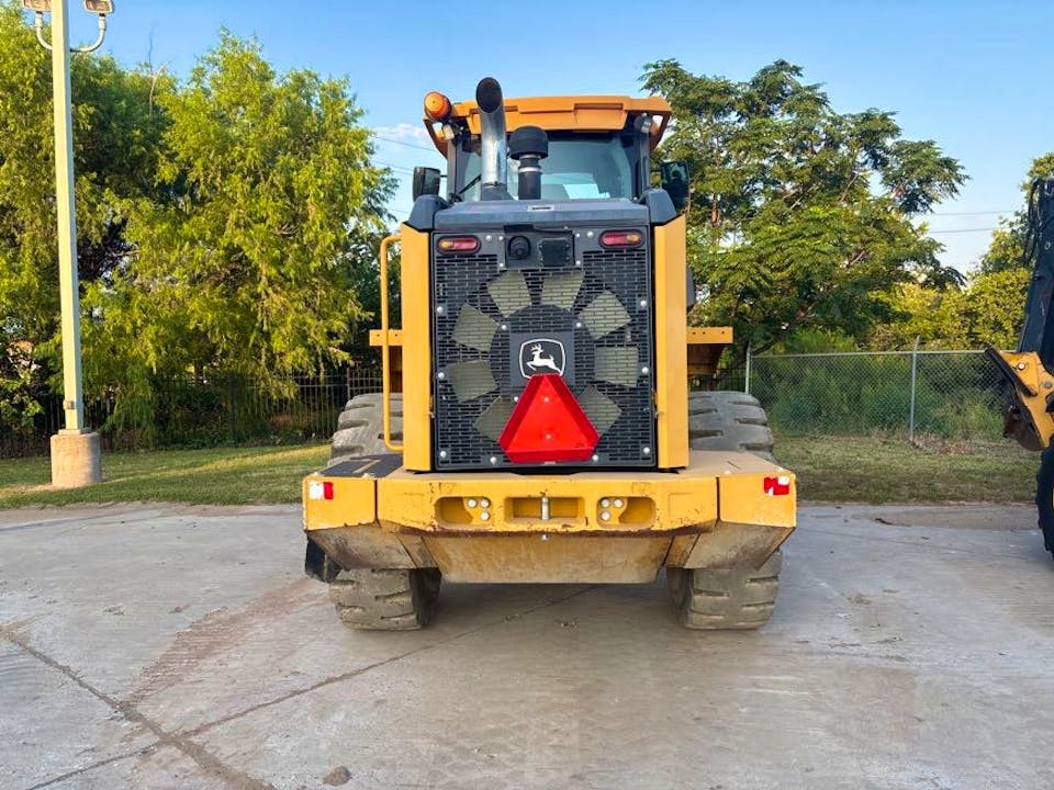 John Deere 624L