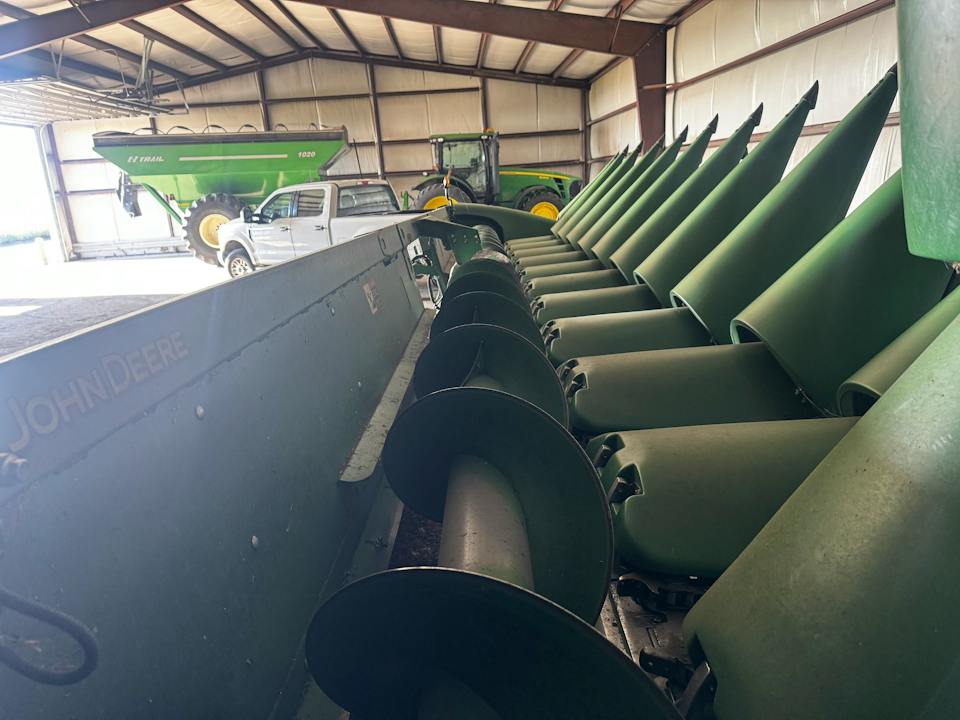 John Deere 712C