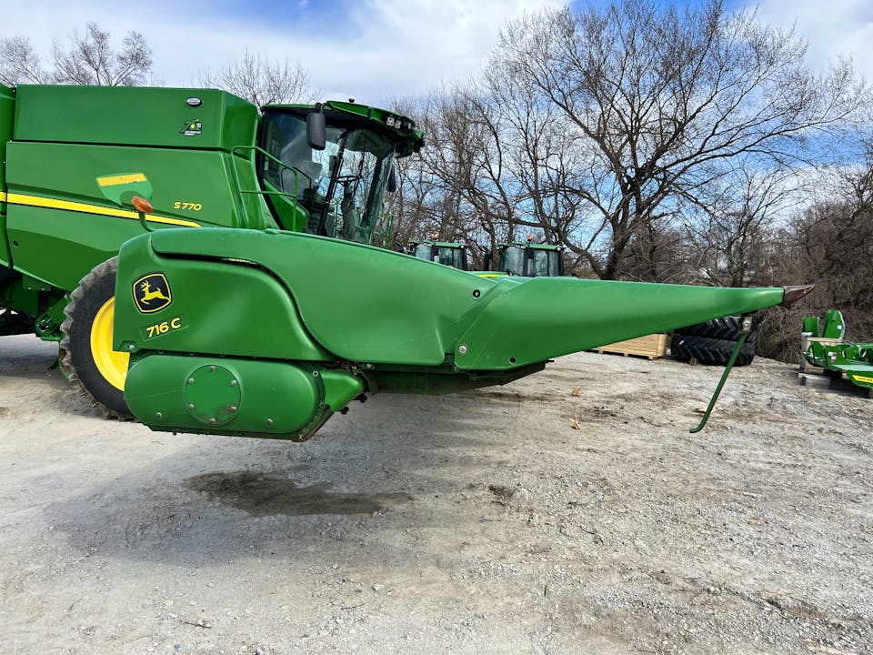 John Deere 716C
