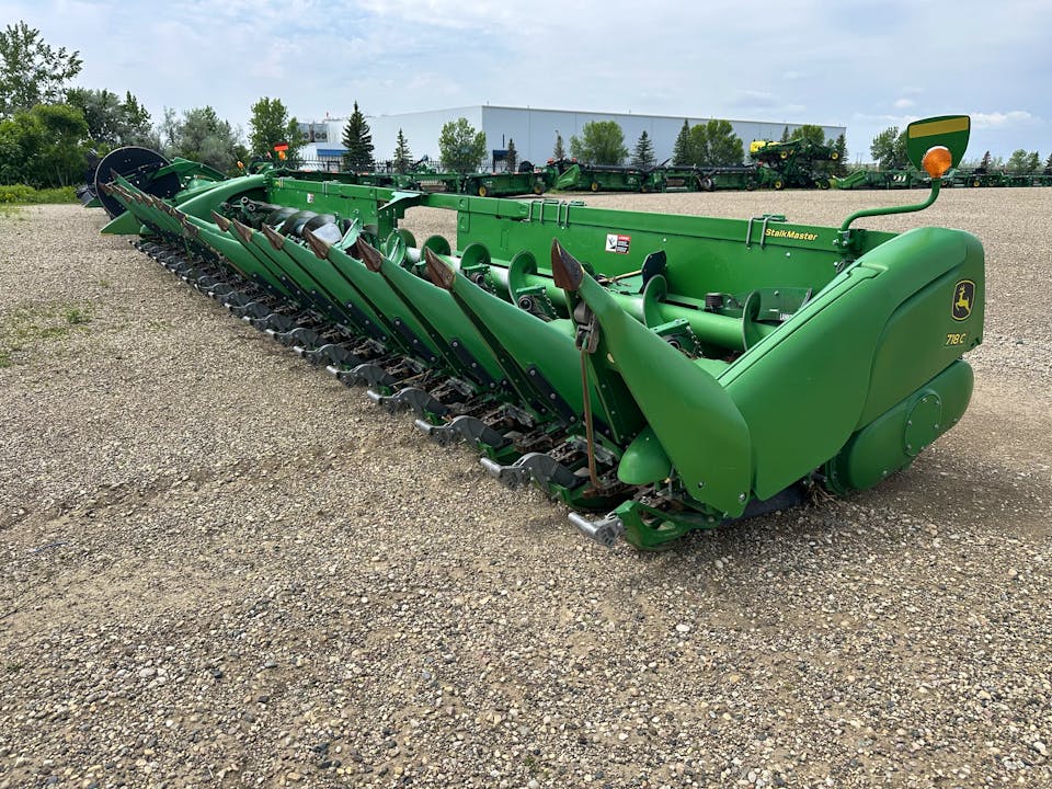John Deere 718C