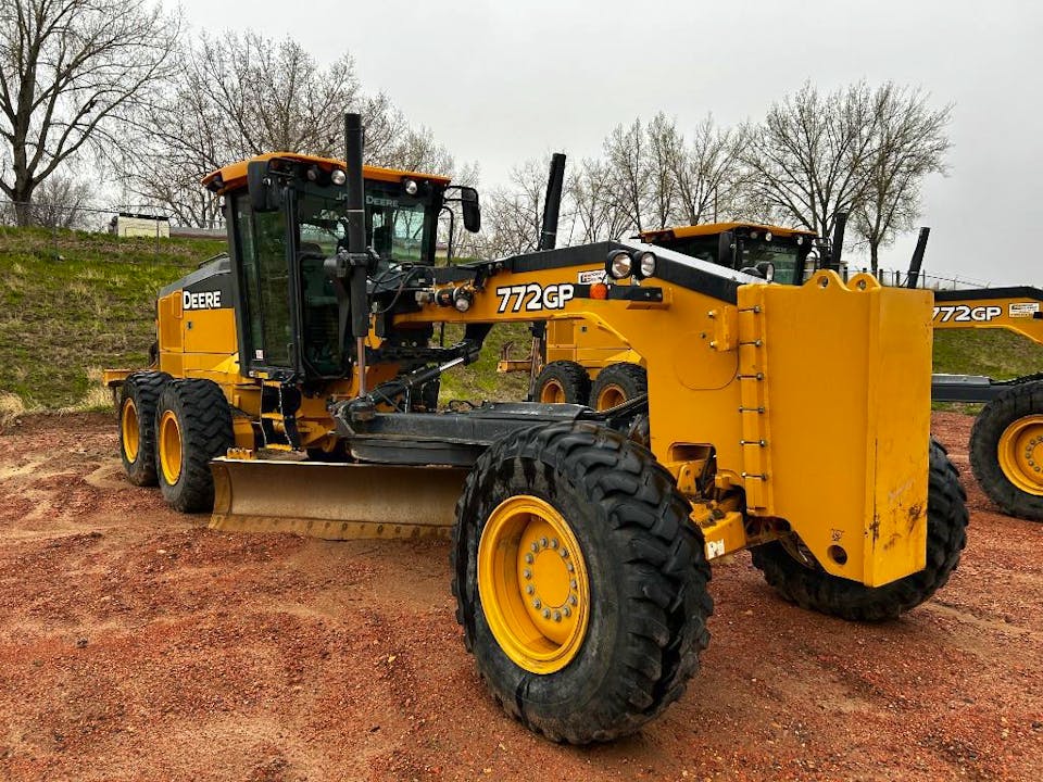 2020-john-deere-772g-159759