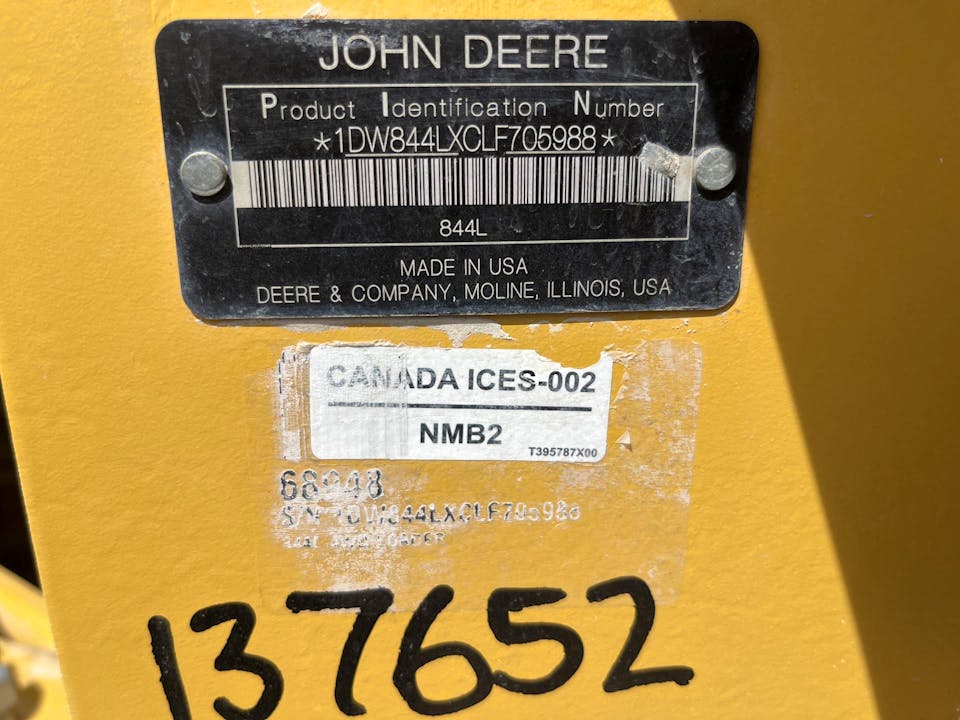 John Deere 844L