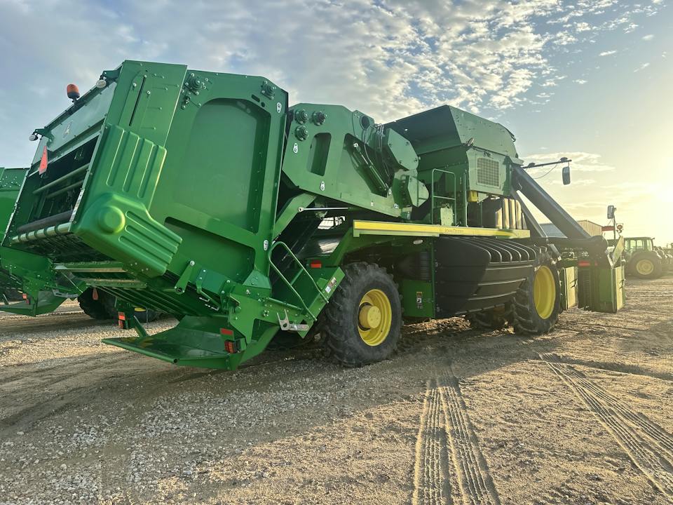 John Deere CP690