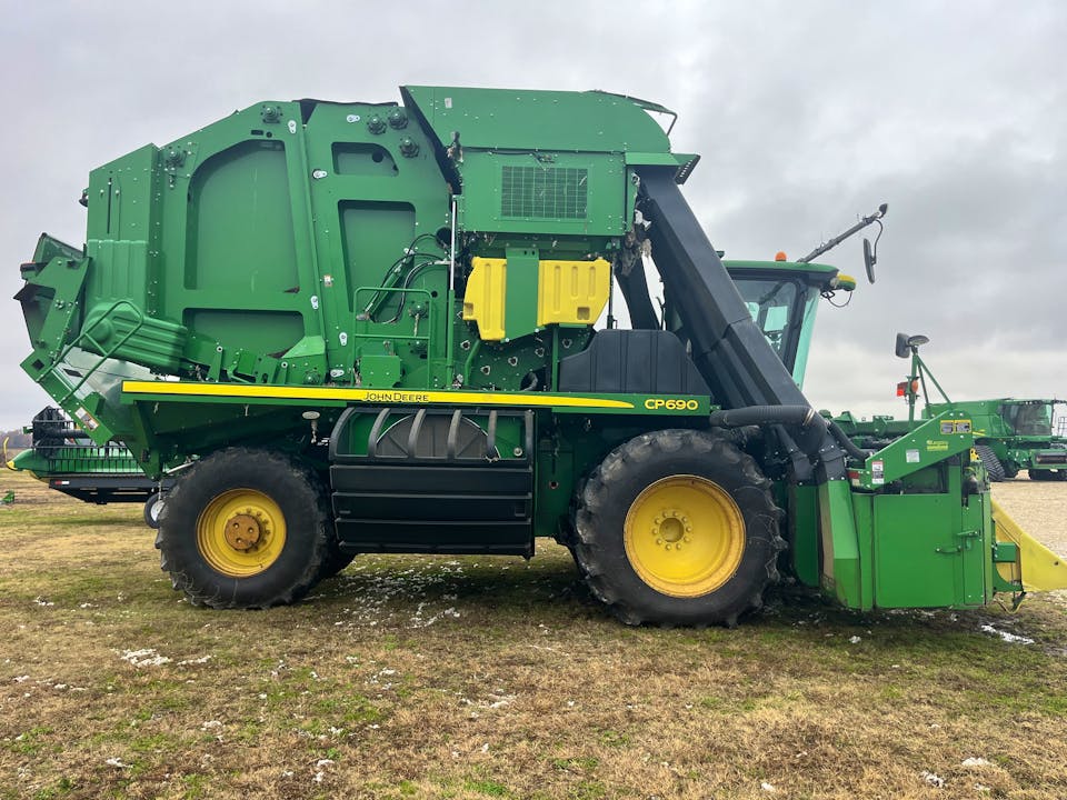 John Deere CP690