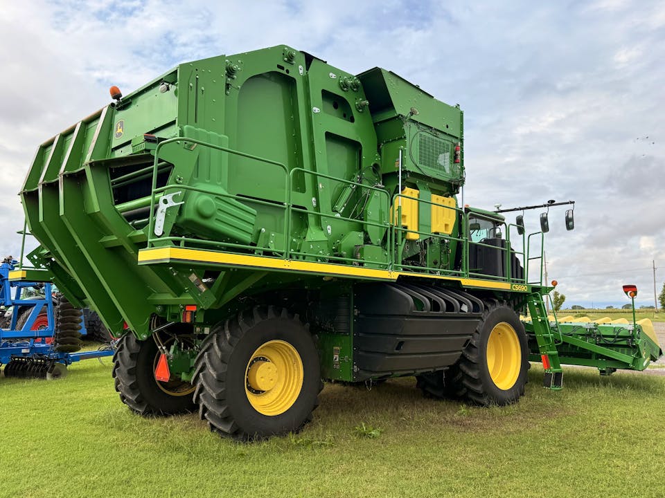 John Deere CS690