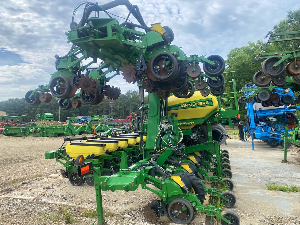 John Deere DR18