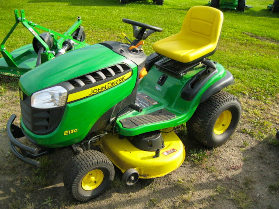 John Deere E130