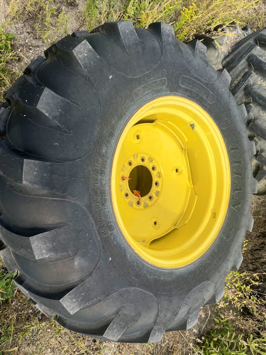John Deere R4 Tires