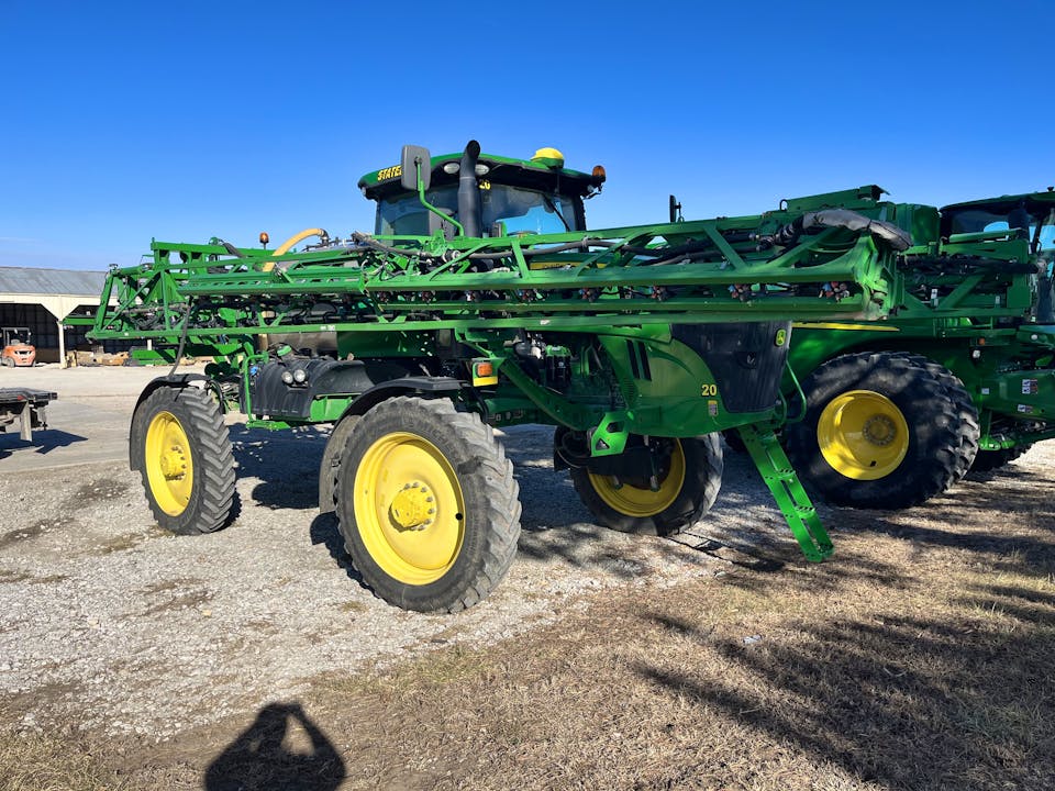 John Deere R4038