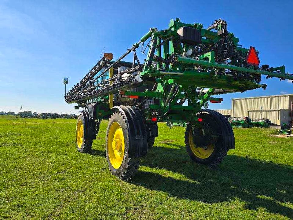 John Deere R4038
