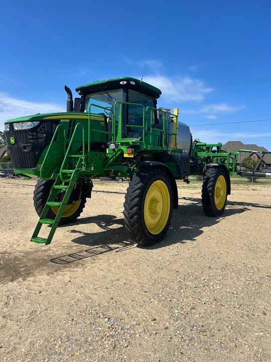 John Deere R4038