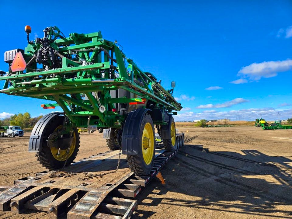 John Deere R4038