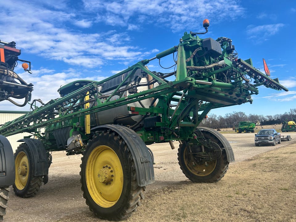 John Deere R4044