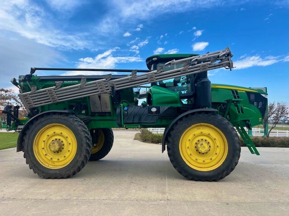 John Deere R4045