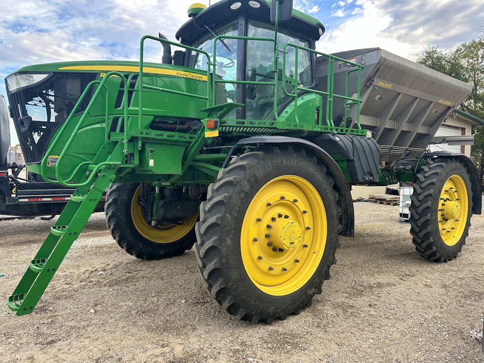 John Deere R4045