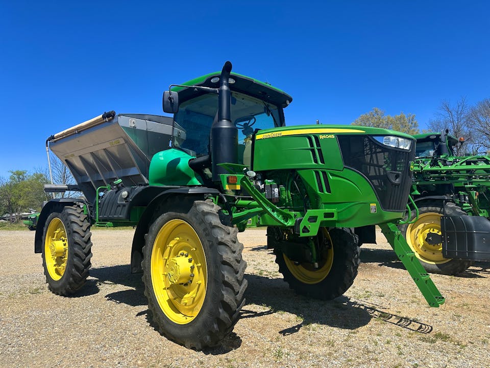 John Deere R4045