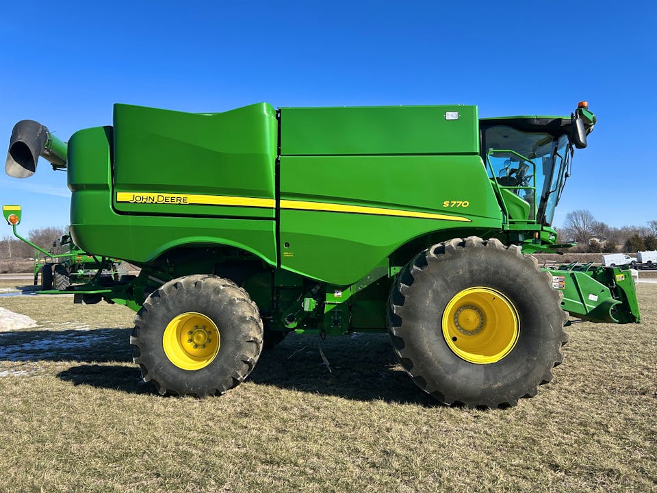 John Deere S770