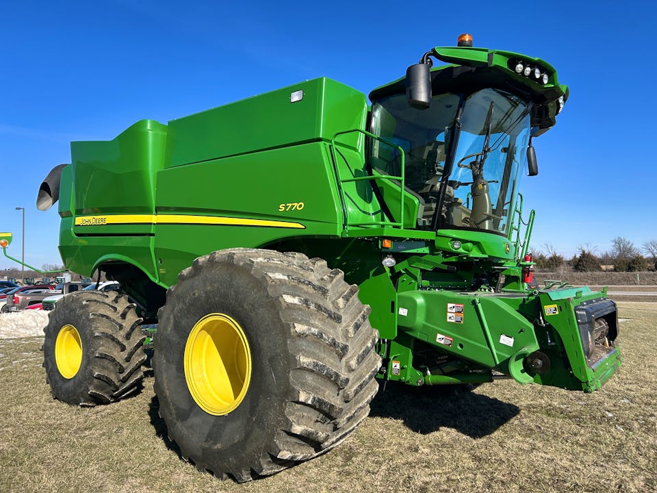 John Deere S770