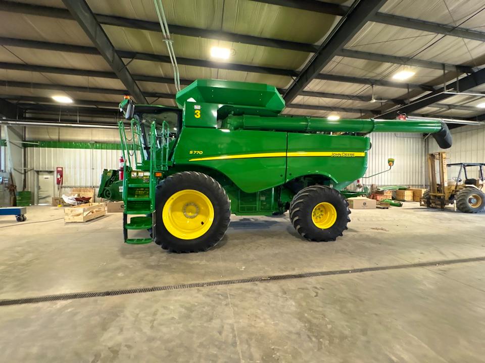 John Deere S770