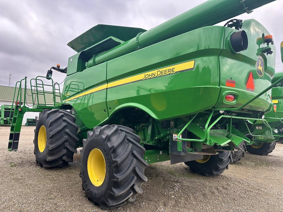 John Deere S770