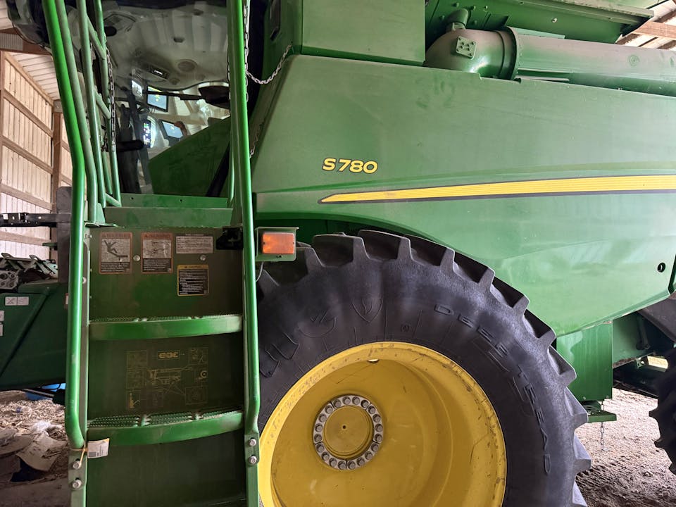 John Deere S780