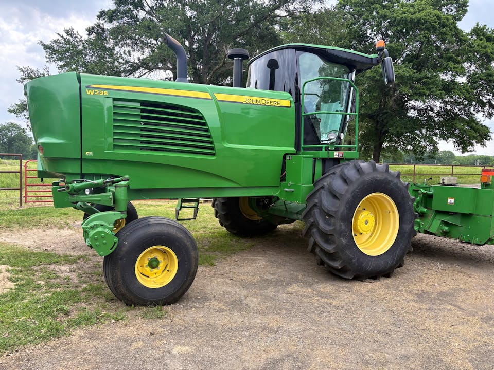 John Deere W235