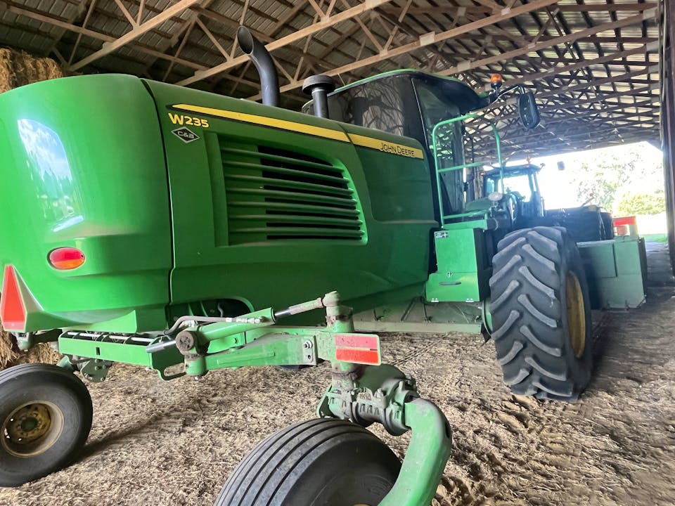 John Deere W235