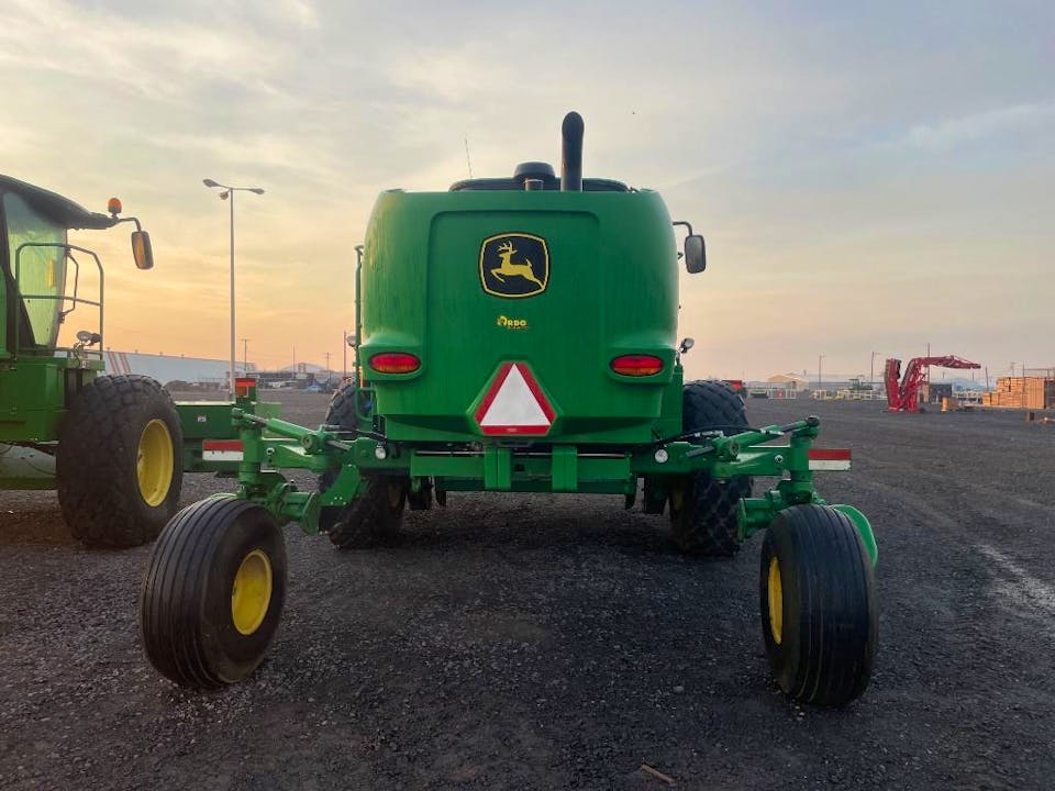 John Deere W260