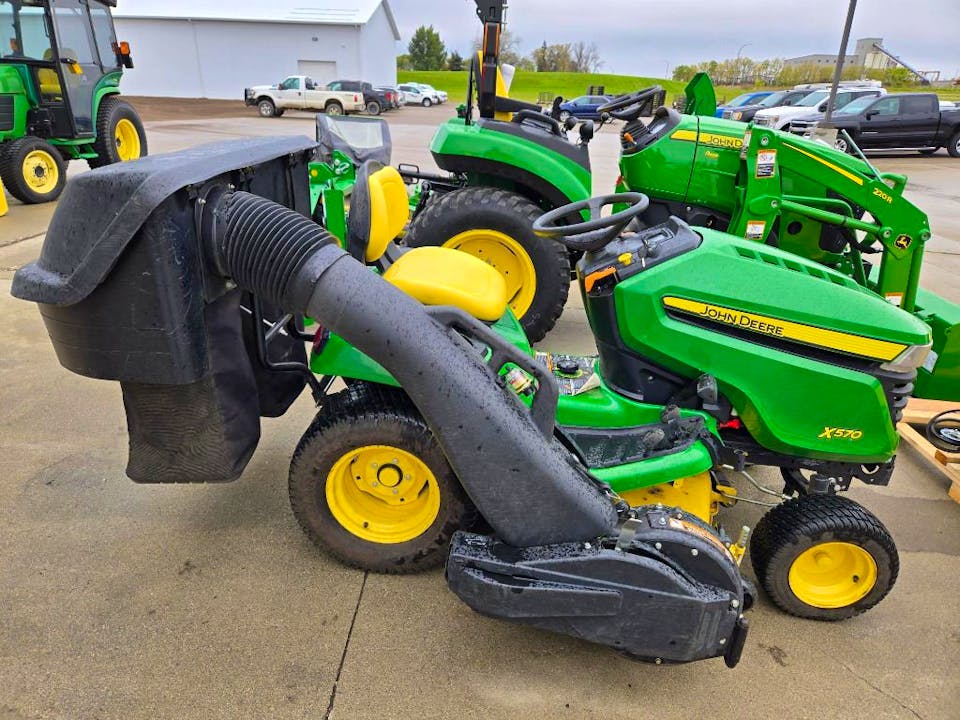 John Deere X570