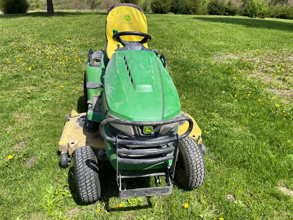 John Deere X590