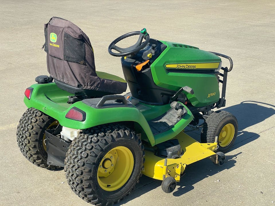 John Deere X590