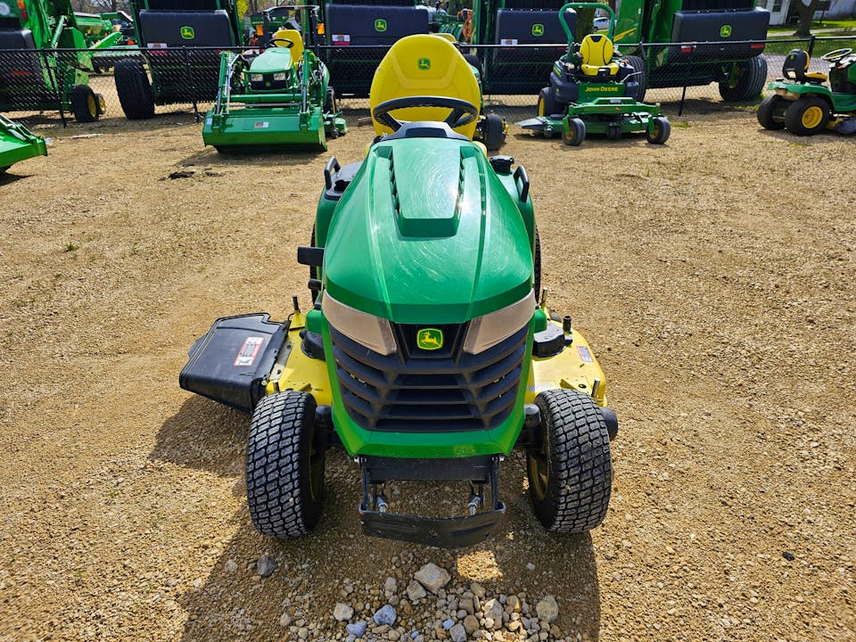 John Deere X590