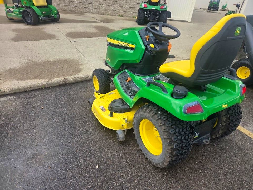 John Deere X590