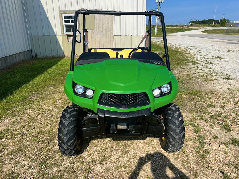 John Deere XUV590E