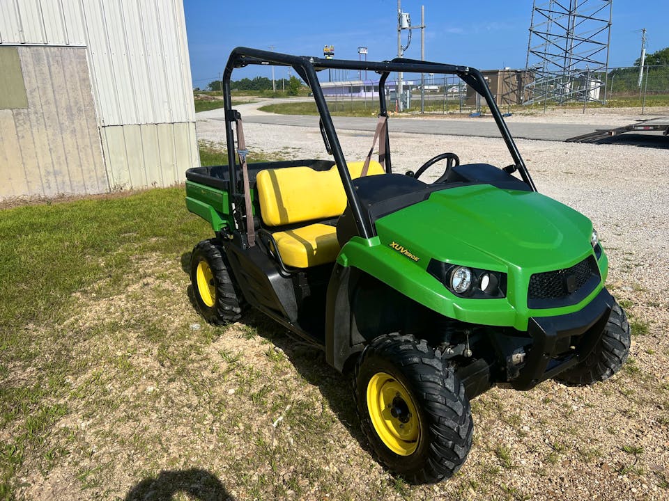 John Deere XUV590E