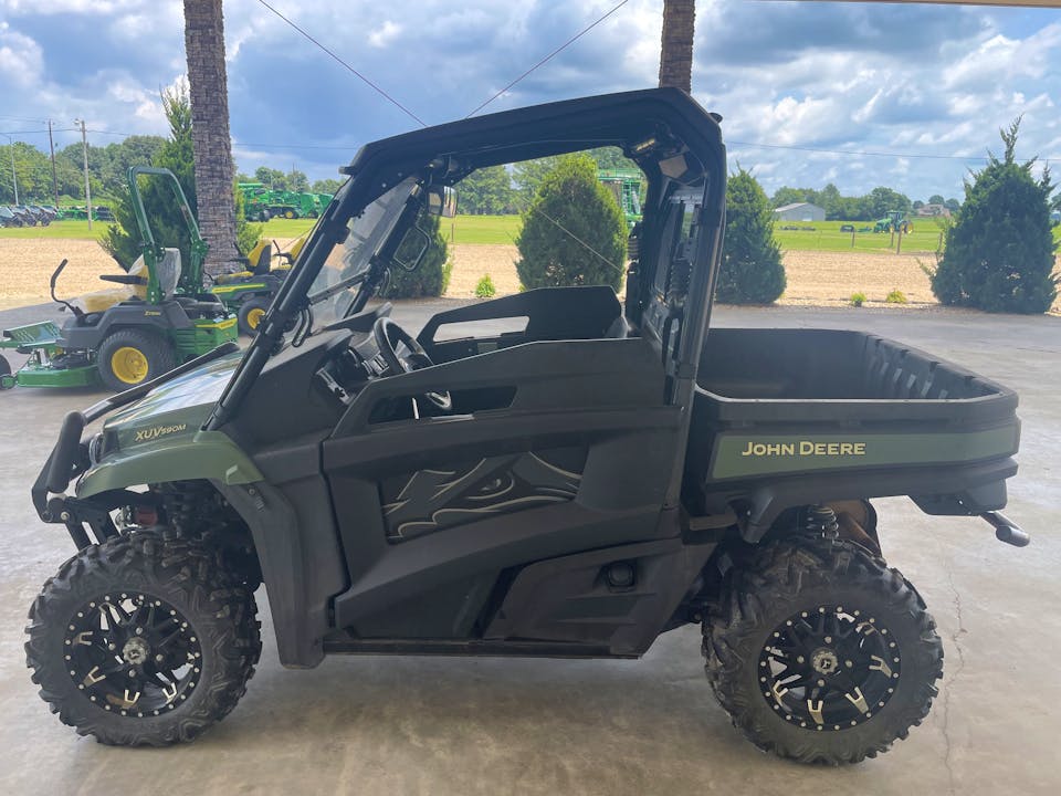 John Deere XUV590M