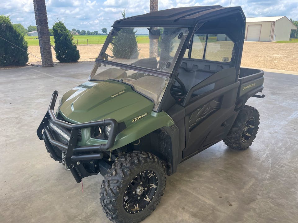 John Deere XUV590M