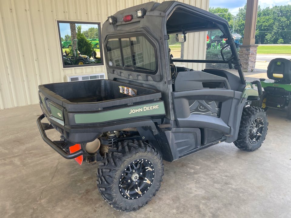 John Deere XUV590M